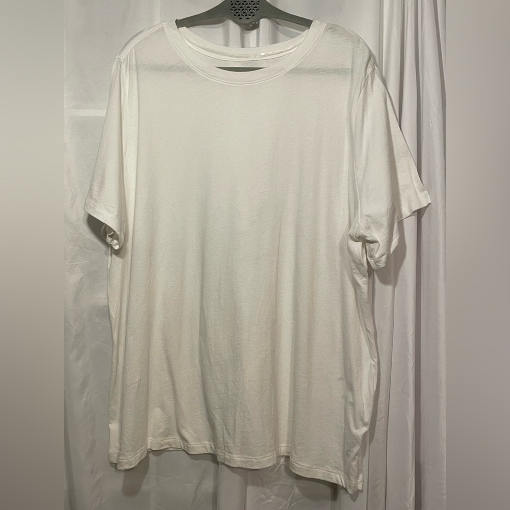 Ava & Viv Crisp White Short Sleeve Tee. Size 2x